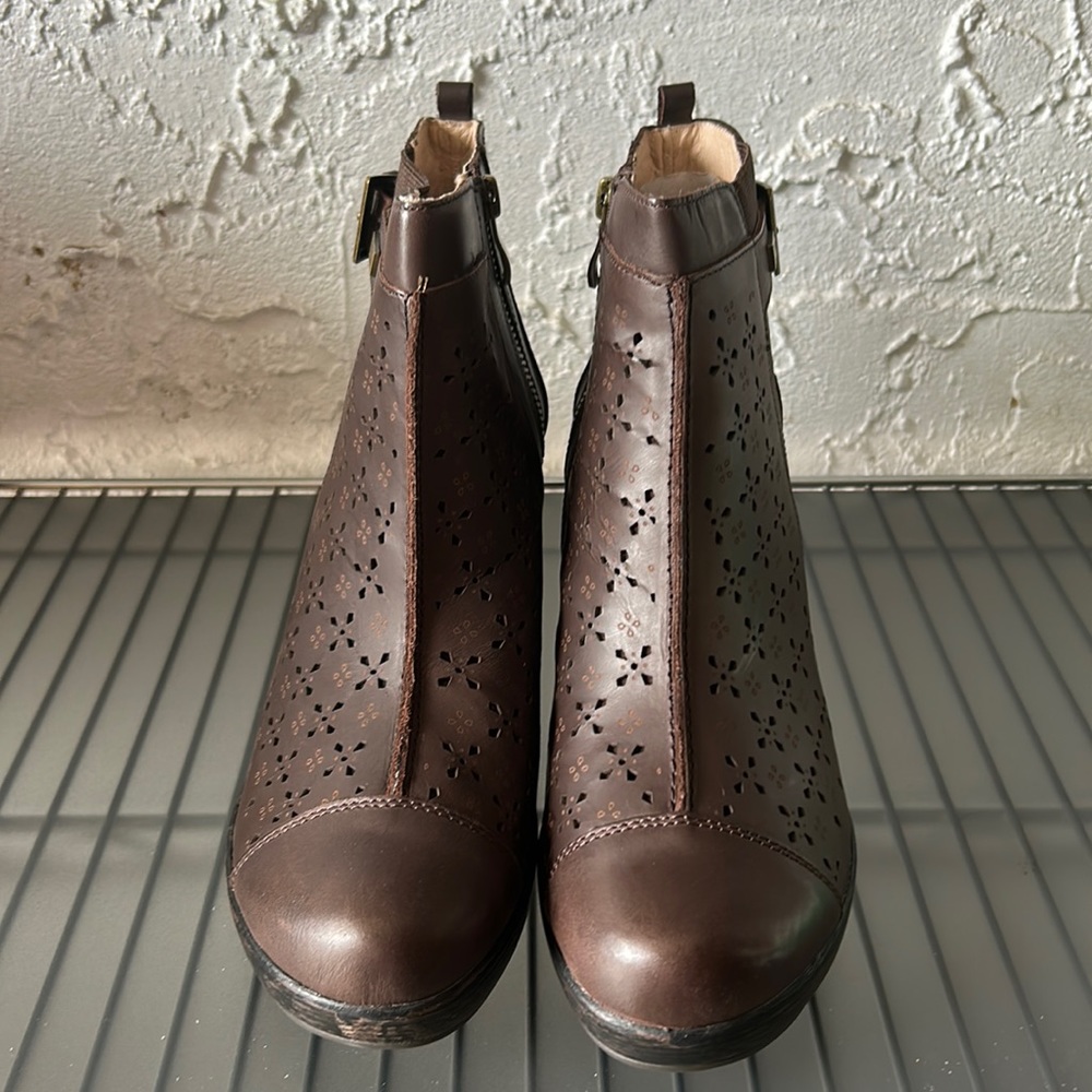 Jambi women’s boots